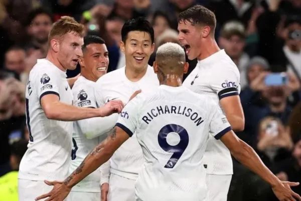 Tottenham đang là một trong sáu đội bóng lớn nhất xứ sở sương mù